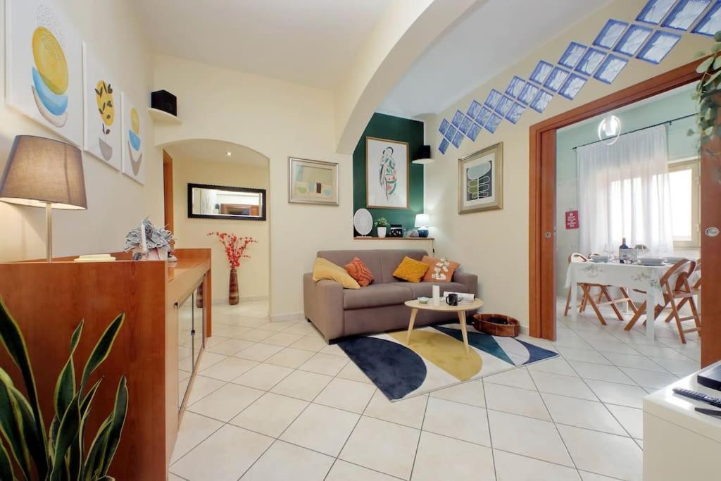 Relax Rome With 2 Balconies - 2 Bedroom Flat, 3Rd Floor With Lift, High Comfort, Quite, A Walk From Urban Train Station Gemelli And Metro A Stops Battistini & Cornelia Connecting To Center In 20 Minutes, 2 Steps From Bus Stop, Cycle Path, Groceries Exterior foto